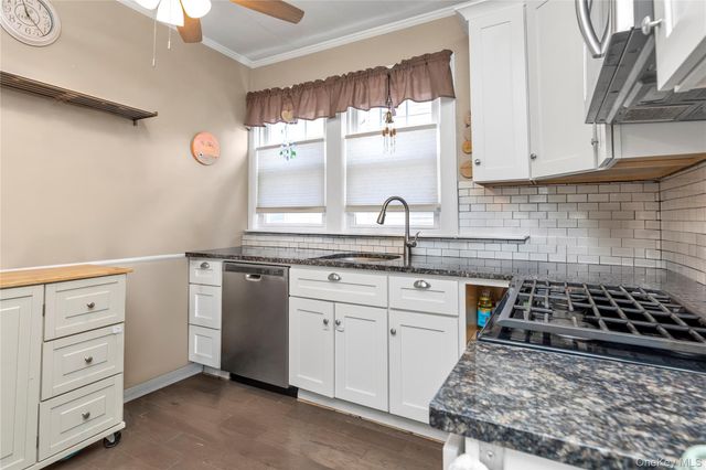 127 Smith Street, Lynbrook, NY 11563