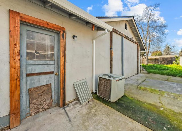 6439 Villa Dr, Sacramento, CA 95842