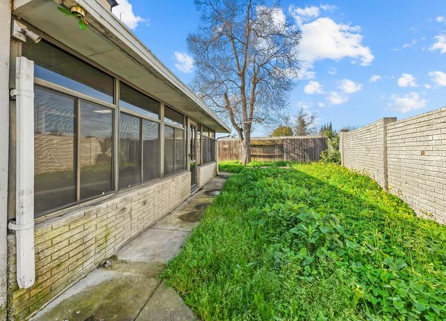 6439 Villa Dr, Sacramento, CA 95842