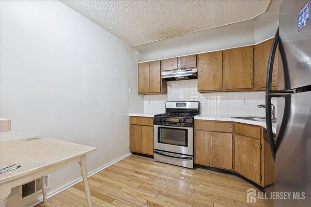 255 Hampshire Court, Piscataway, NJ 08854