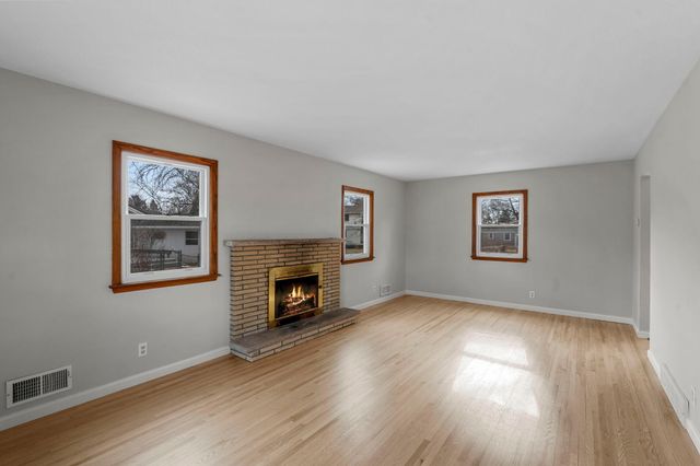 7624 Daleview Drive, Brooklyn Park, MN 55443