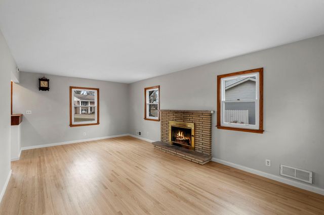 7624 Daleview Drive, Brooklyn Park, MN 55443