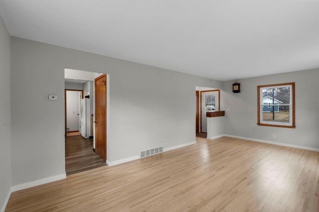 7624 Daleview Drive, Brooklyn Park, MN 55443