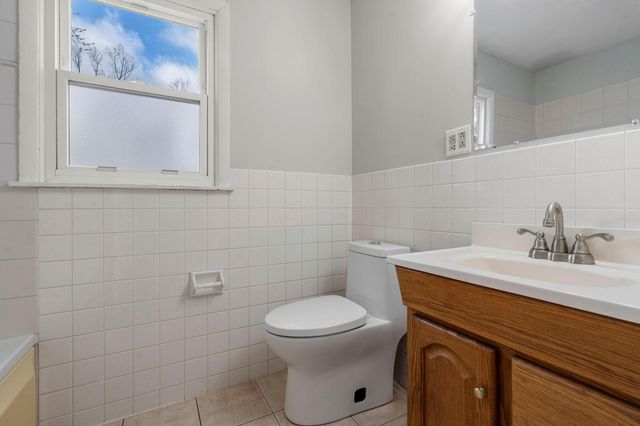 7624 Daleview Drive, Brooklyn Park, MN 55443