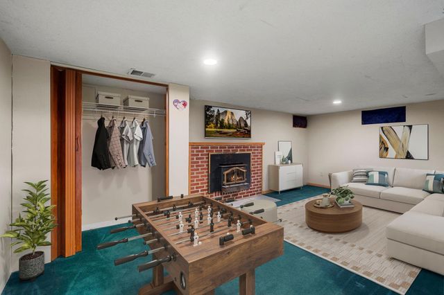 7624 Daleview Drive, Brooklyn Park, MN 55443