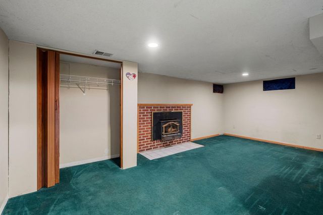 7624 Daleview Drive, Brooklyn Park, MN 55443