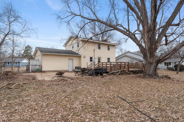 7624 Daleview Drive, Brooklyn Park, MN 55443