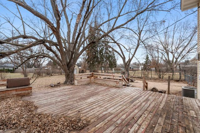 7624 Daleview Drive, Brooklyn Park, MN 55443