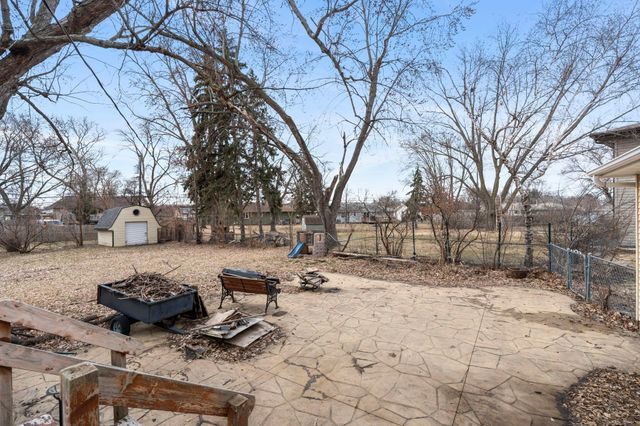 7624 Daleview Drive, Brooklyn Park, MN 55443