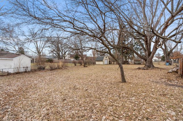 7624 Daleview Drive, Brooklyn Park, MN 55443