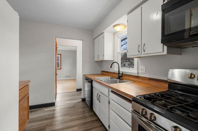 7624 Daleview Drive, Brooklyn Park, MN 55443