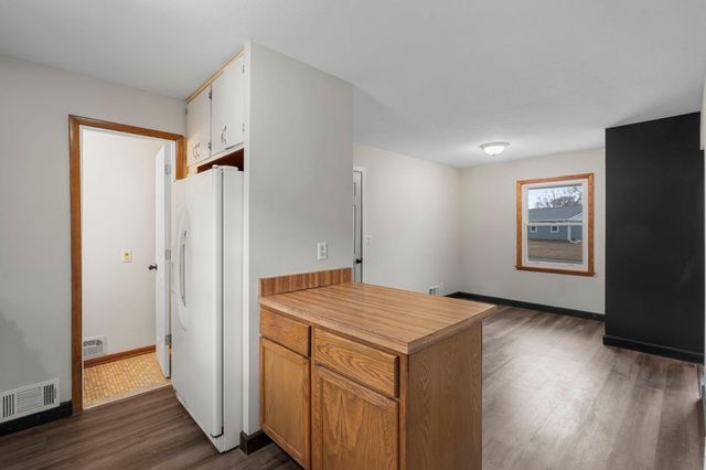 7624 Daleview Drive, Brooklyn Park, MN 55443