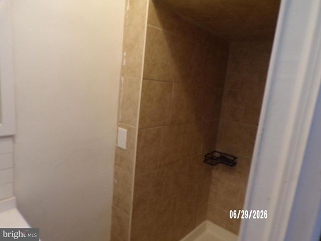 1102 COLLINGS RD, Camden, NJ 08104