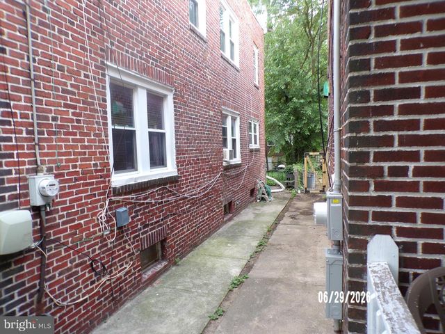 1102 COLLINGS RD, Camden, NJ 08104