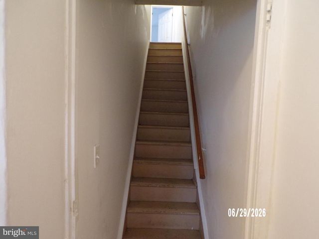 1102 COLLINGS RD, Camden, NJ 08104