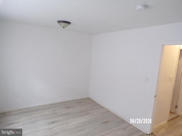 1102 COLLINGS RD, Camden, NJ 08104