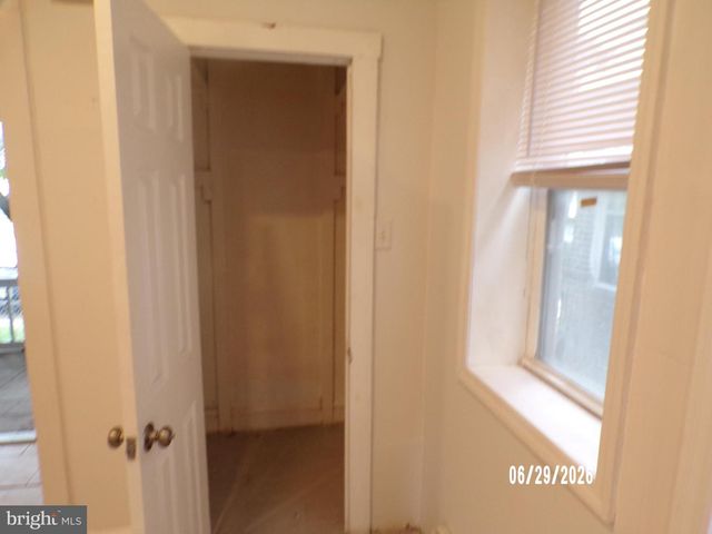 1102 COLLINGS RD, Camden, NJ 08104