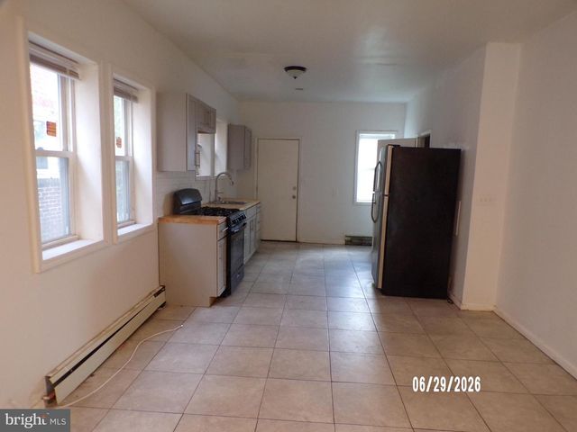 1102 COLLINGS RD, Camden, NJ 08104