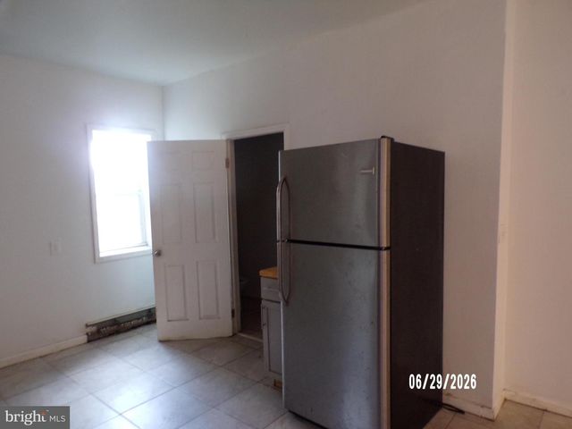 1102 COLLINGS RD, Camden, NJ 08104