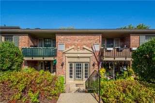 1000 Chatham Park Drive D, Pittsburgh, PA 15216