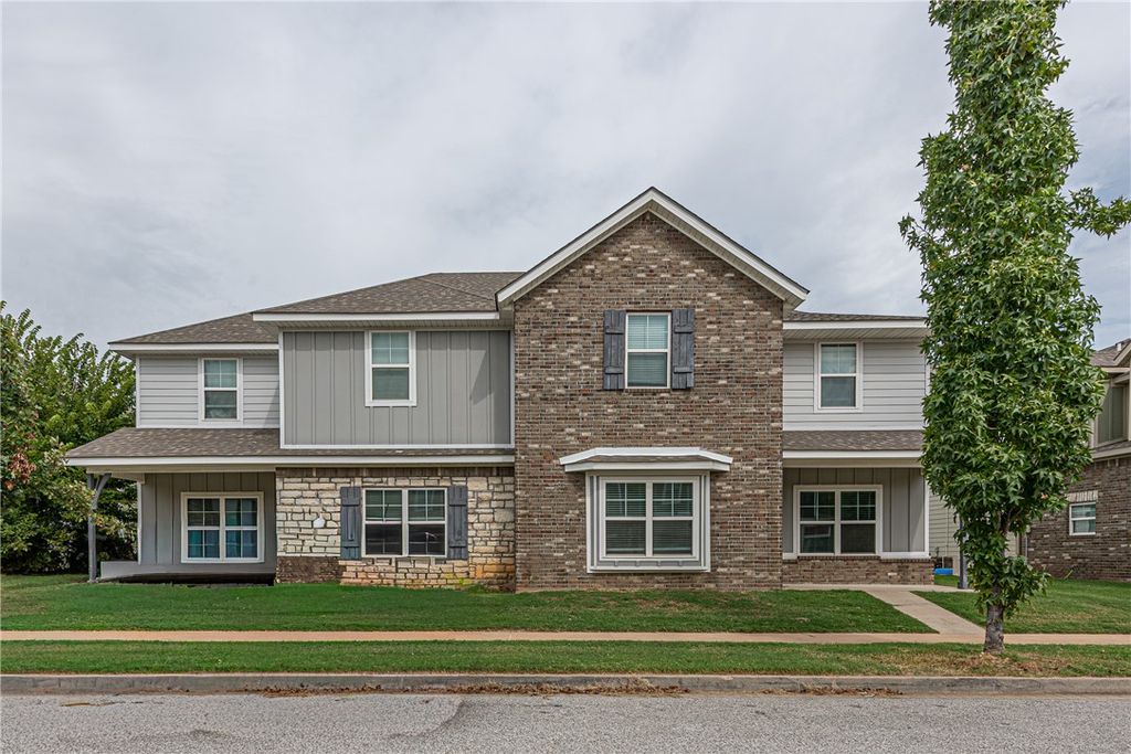 4134 & 4136 Sardinia, Fayetteville, AR 72704