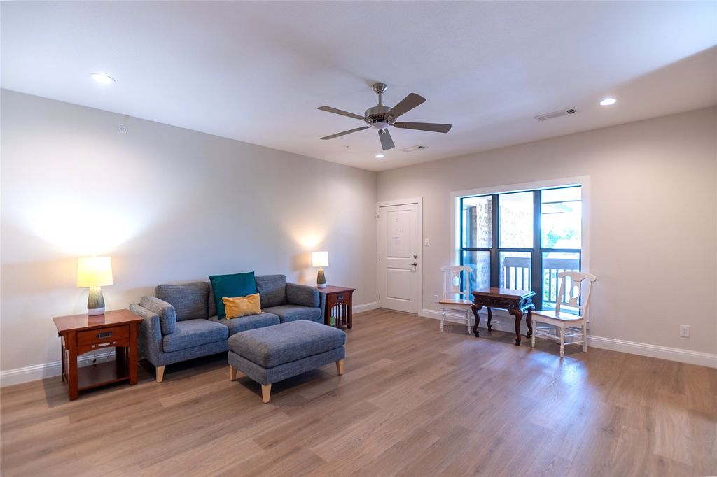 10660 Park Village Place Unit C, Dallas, TX 75230