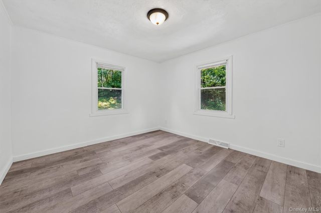 52 Mountain Avenue, Greenwood Lake, NY 10925