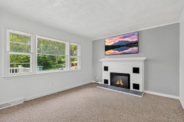 52 Mountain Avenue, Greenwood Lake, NY 10925