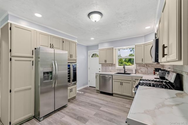 52 Mountain Avenue, Greenwood Lake, NY 10925