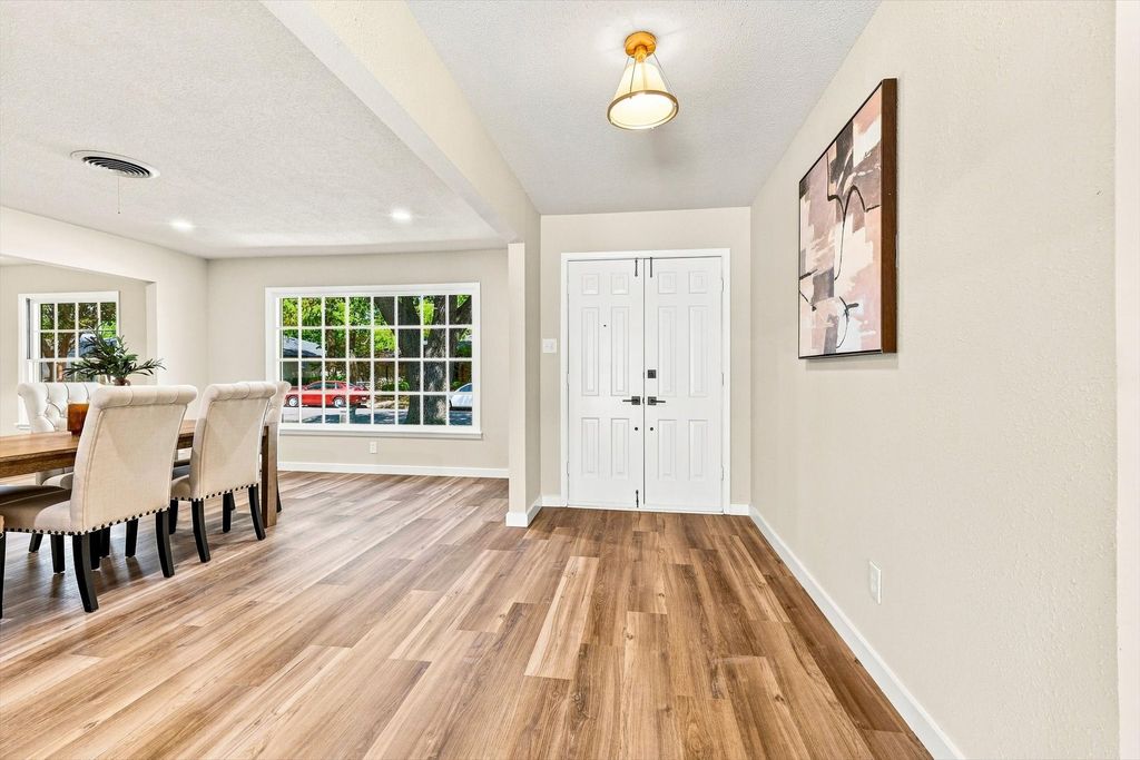 305 Brookview Drive, Hurst, TX 76054 — photo 5