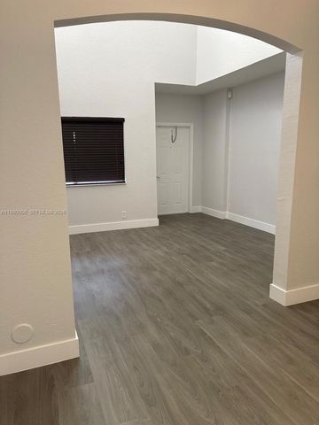 11500 NW 33rd St, Sunrise, FL 33323