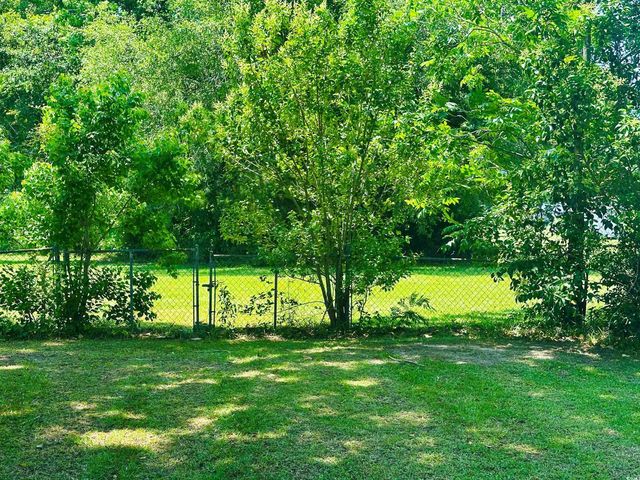 8 Raymond St., Andrews, SC 29510