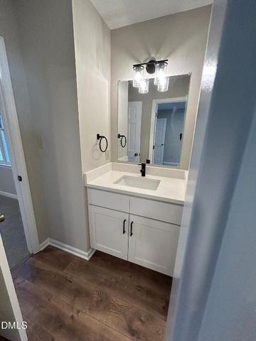 6528 Thetford Court, Raleigh, NC 27615