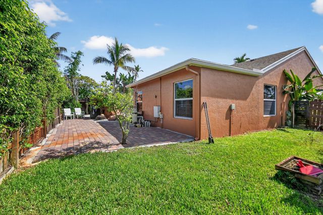 9145 Paragon Way, Boynton Beach, FL 33472