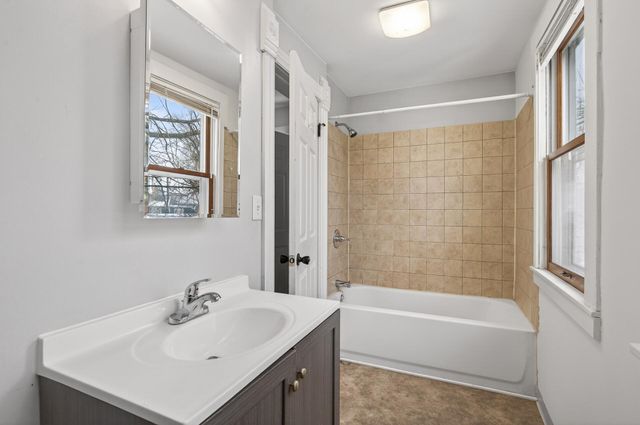 2428 11th Avenue S, Minneapolis, MN 55404