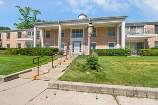 1305 W Main STREET #208, Lake Geneva, WI 53147