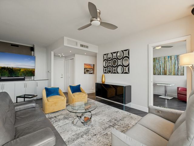 6211 W Northwest Highway 1707, Dallas, TX 75225