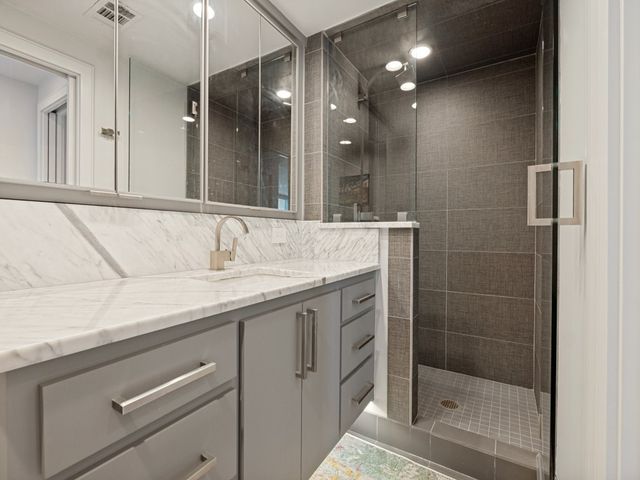 6211 W Northwest Highway 1707, Dallas, TX 75225