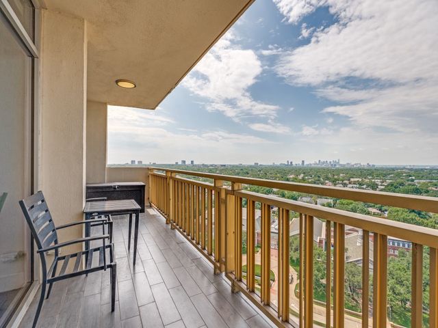 6211 W Northwest Highway 1707, Dallas, TX 75225
