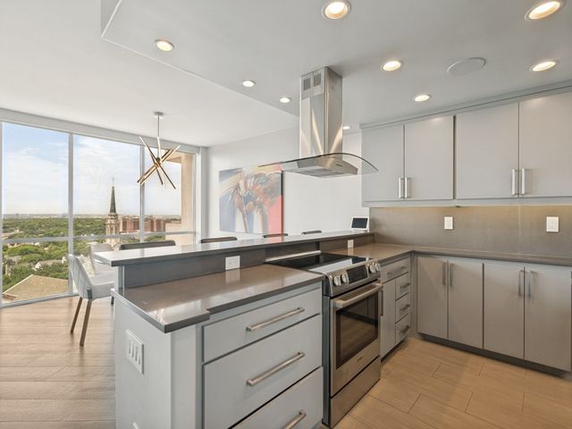 6211 W Northwest Highway 1707, Dallas, TX 75225