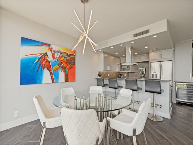 6211 W Northwest Highway 1707, Dallas, TX 75225