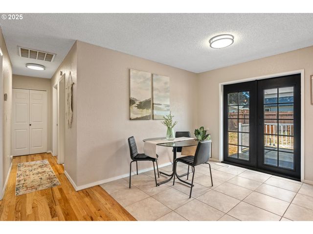 12012 Ne 4TH St, Vancouver, WA 98684