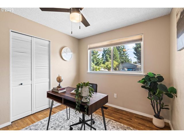12012 Ne 4TH St, Vancouver, WA 98684
