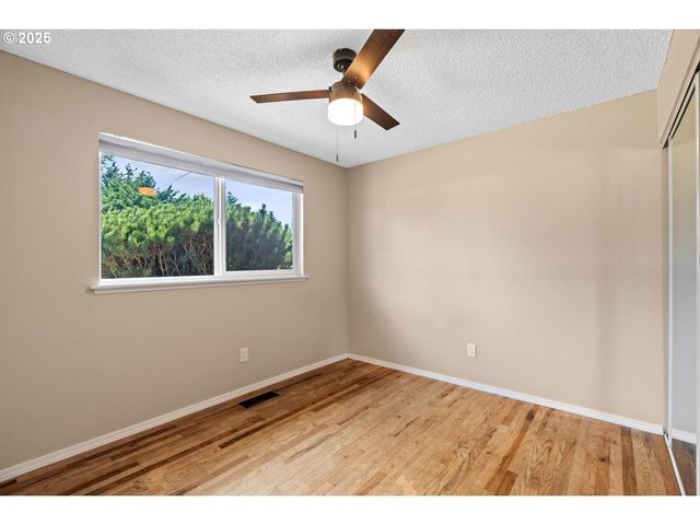 12012 Ne 4TH St, Vancouver, WA 98684