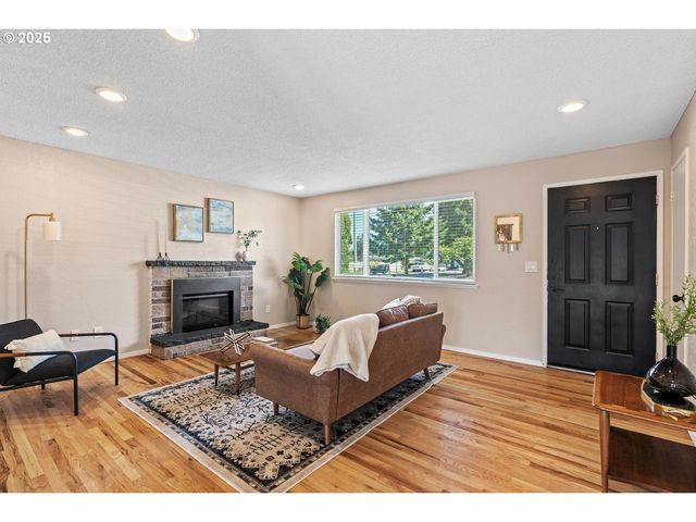 12012 Ne 4TH St, Vancouver, WA 98684