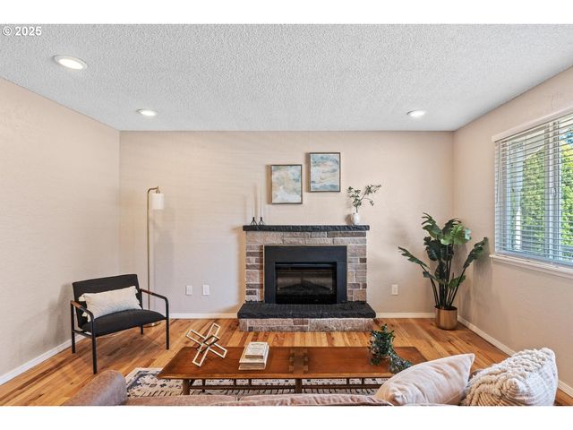 12012 Ne 4TH St, Vancouver, WA 98684