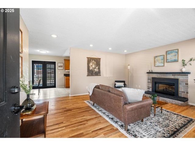12012 Ne 4TH St, Vancouver, WA 98684