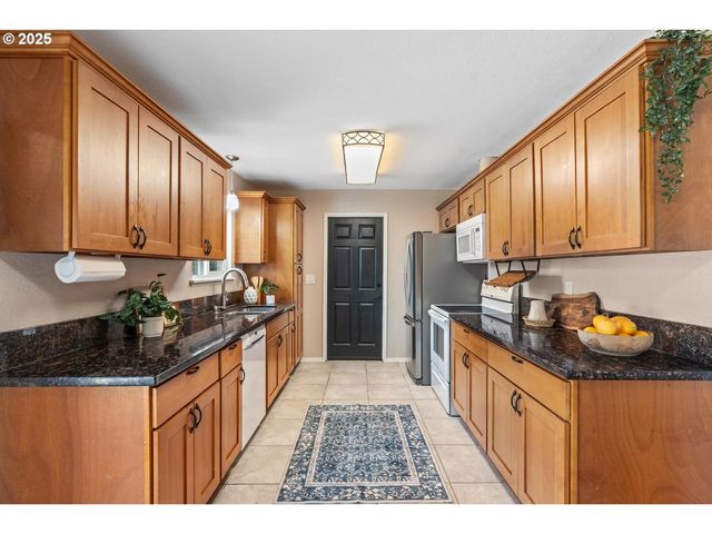12012 Ne 4TH St, Vancouver, WA 98684