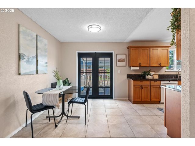 12012 Ne 4TH St, Vancouver, WA 98684