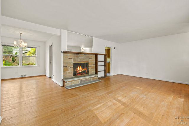 814 S Chestnut Avenue, Arlington Heights, IL 60005